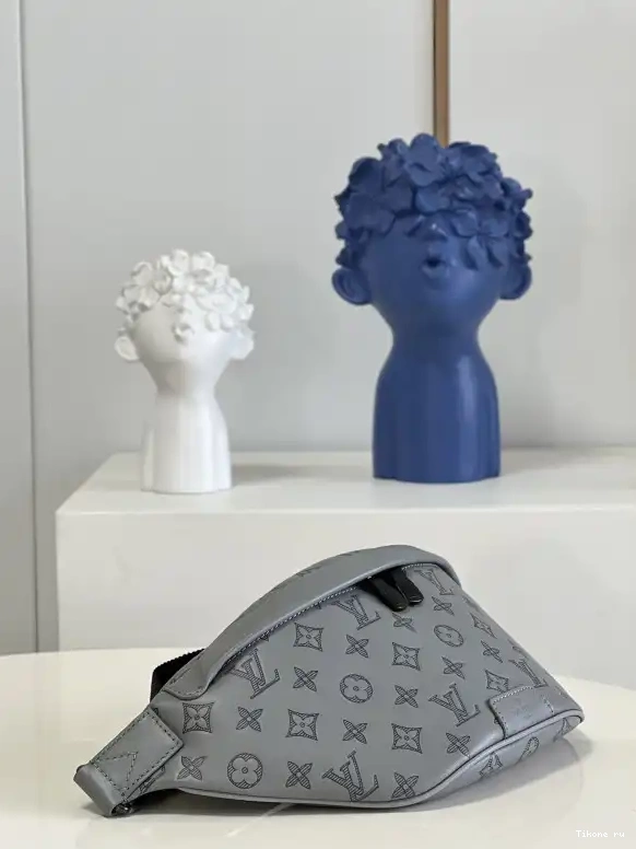 Cheap DISCOVERY LOUIS BUMBAG VUITTON 0706